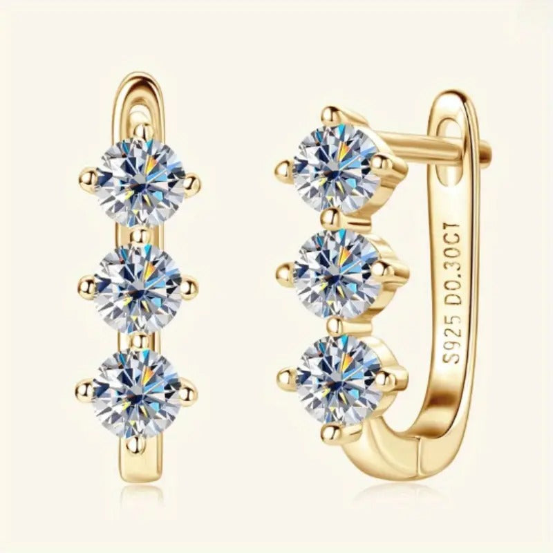 S925 Silvery Four-Claw Round Mosang Stone Classic Retro Elegant Temperament Earrings, Suitable for Daily Life And Attending Wedding Banquets, Parties And Dances, Suitable for Wedding Season Birthday Anniversary Gifts, with a Gift Box of about 2.6G